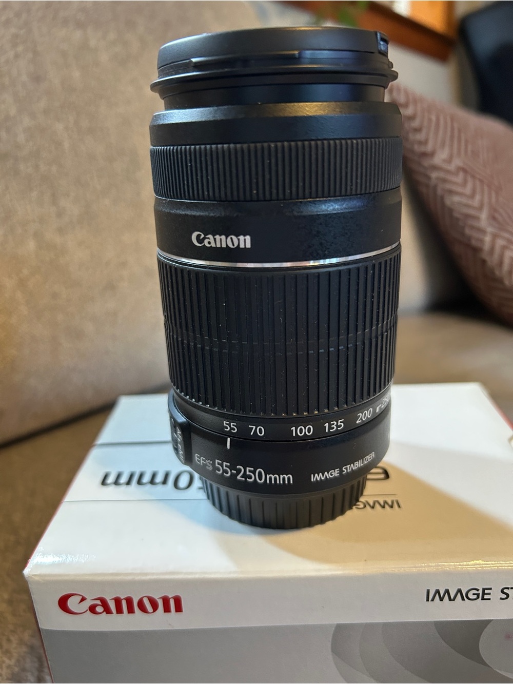 Cannon EF-S 55-250mm f/4-5.6 IS II Telephoto Zoom Lens - w/Box